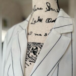 GAP. LINEN BLAZER. Size 10. 54%linen,45%rayon,1% spandex